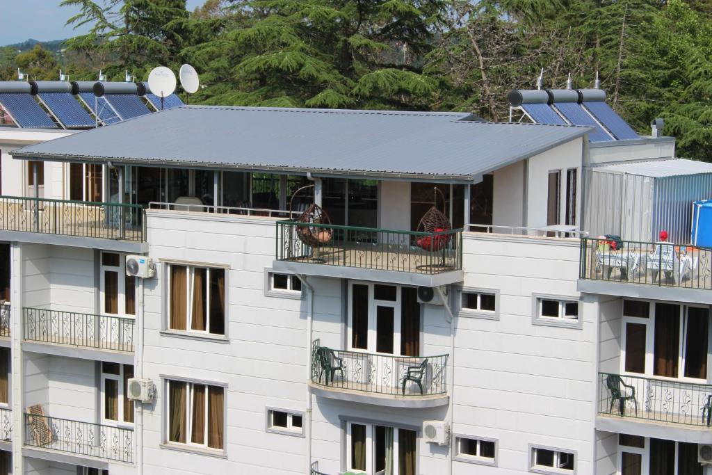 Golden Fleece Hotel room 6